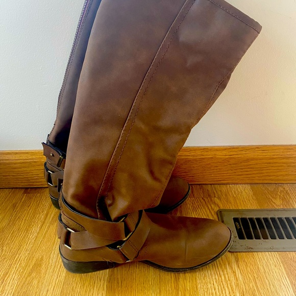 Brown buckle boots size 8.5 - Picture 1 of 4